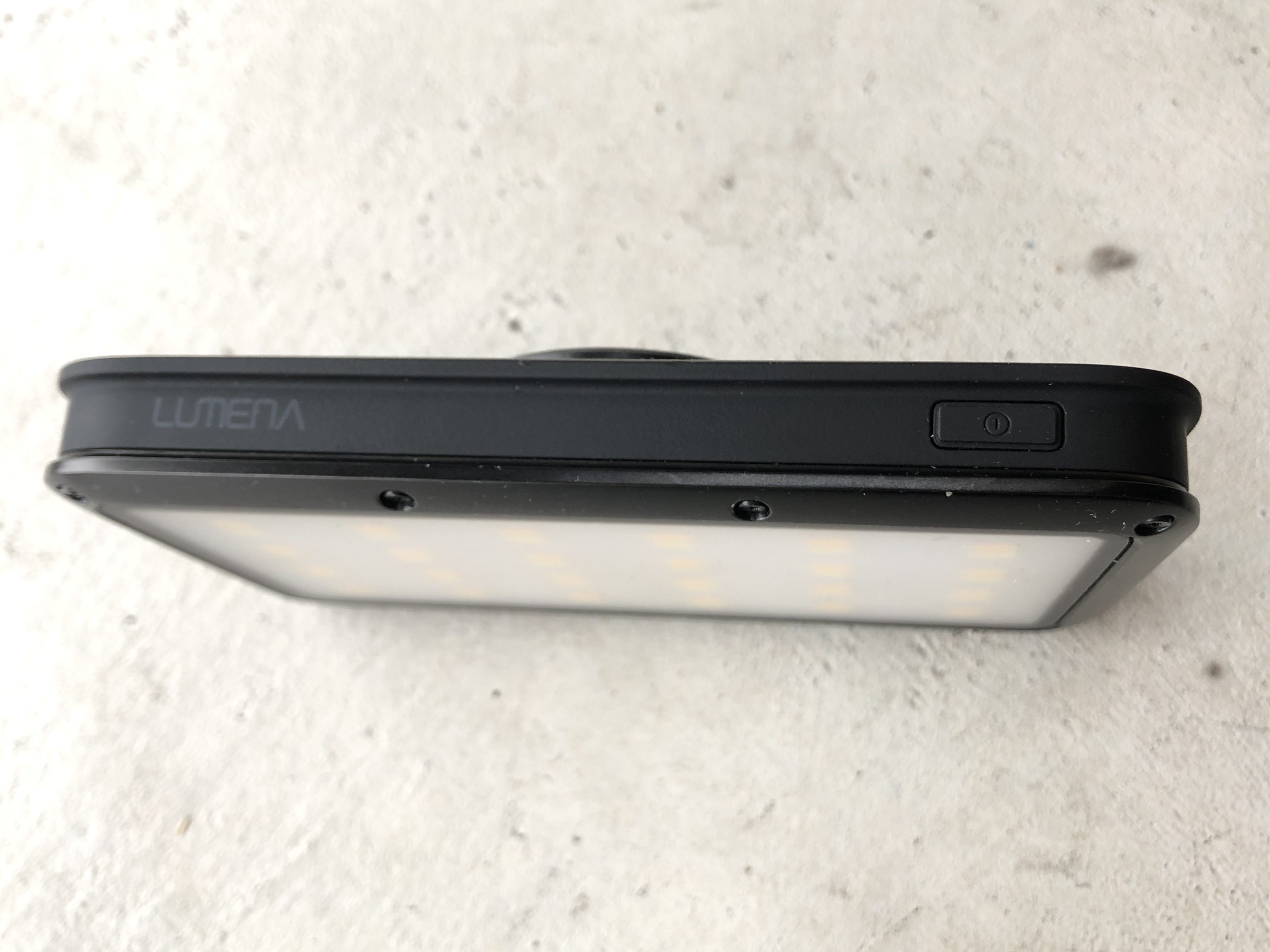 ルーメナー２ 電源ボタン