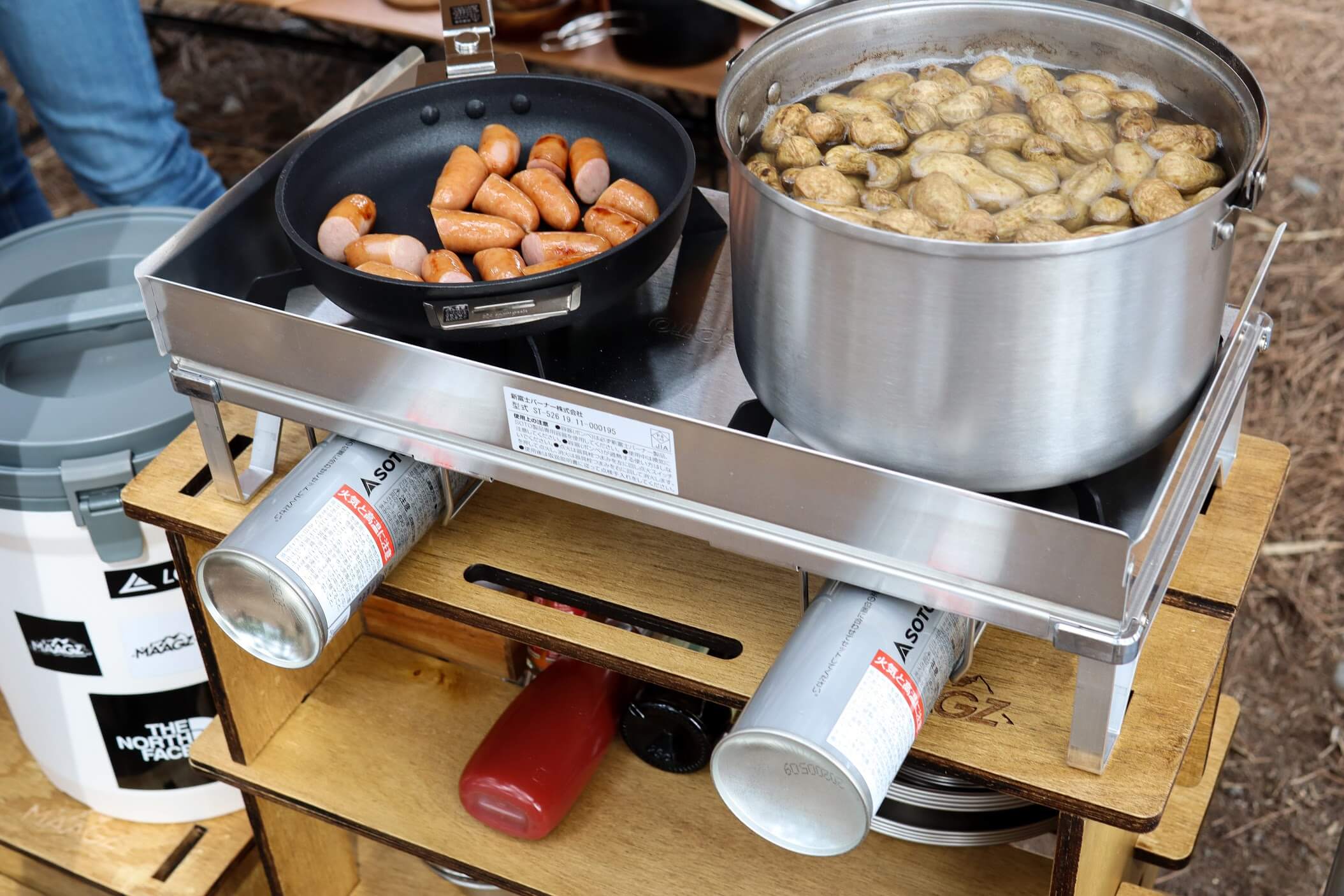 ASOTO ツーバーナーコンロ ST-526 収納ケース付き ASOTO ツーバーナーコンロ ST-526 収納ケース付き Amazon.co.jp