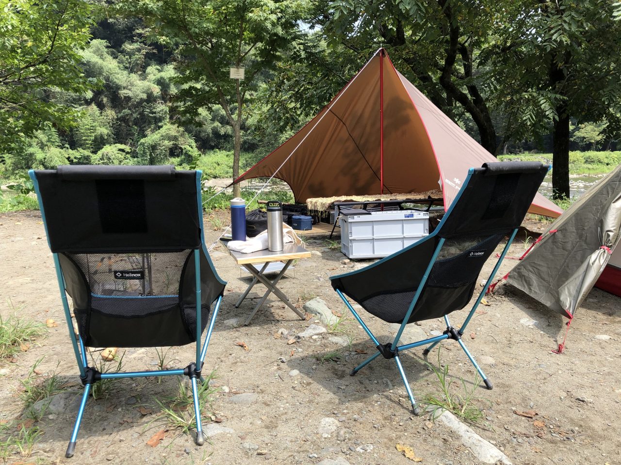 ヘリノックス　チェアーツー　美品　キャンプ　ソロキャン　軽量 ヘリノックス チェアツー レビュー。一脚は欲しい韓流軽量
