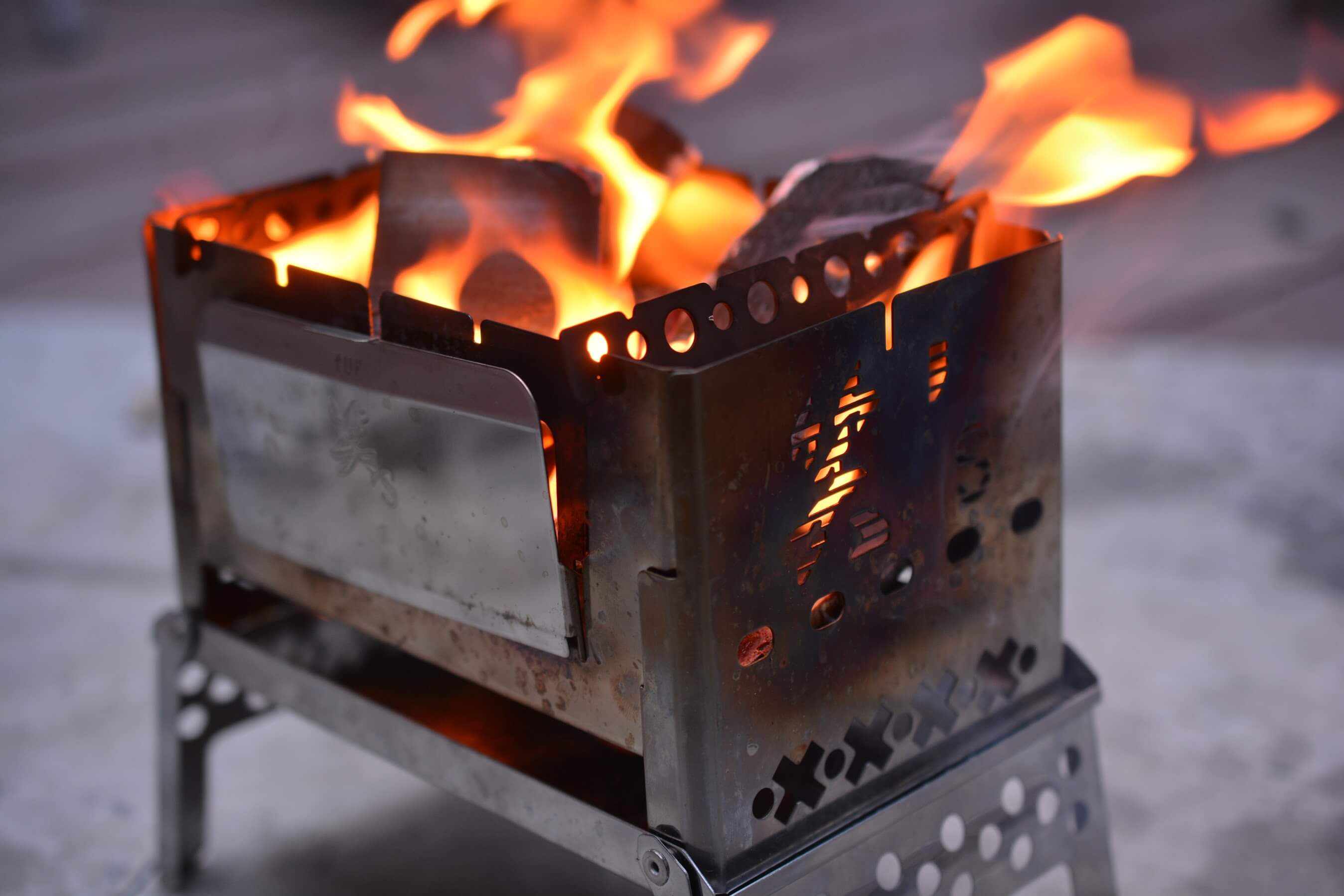 笑's コンパクト焚き火グリルB-6君 レビュー。基本性能が高い