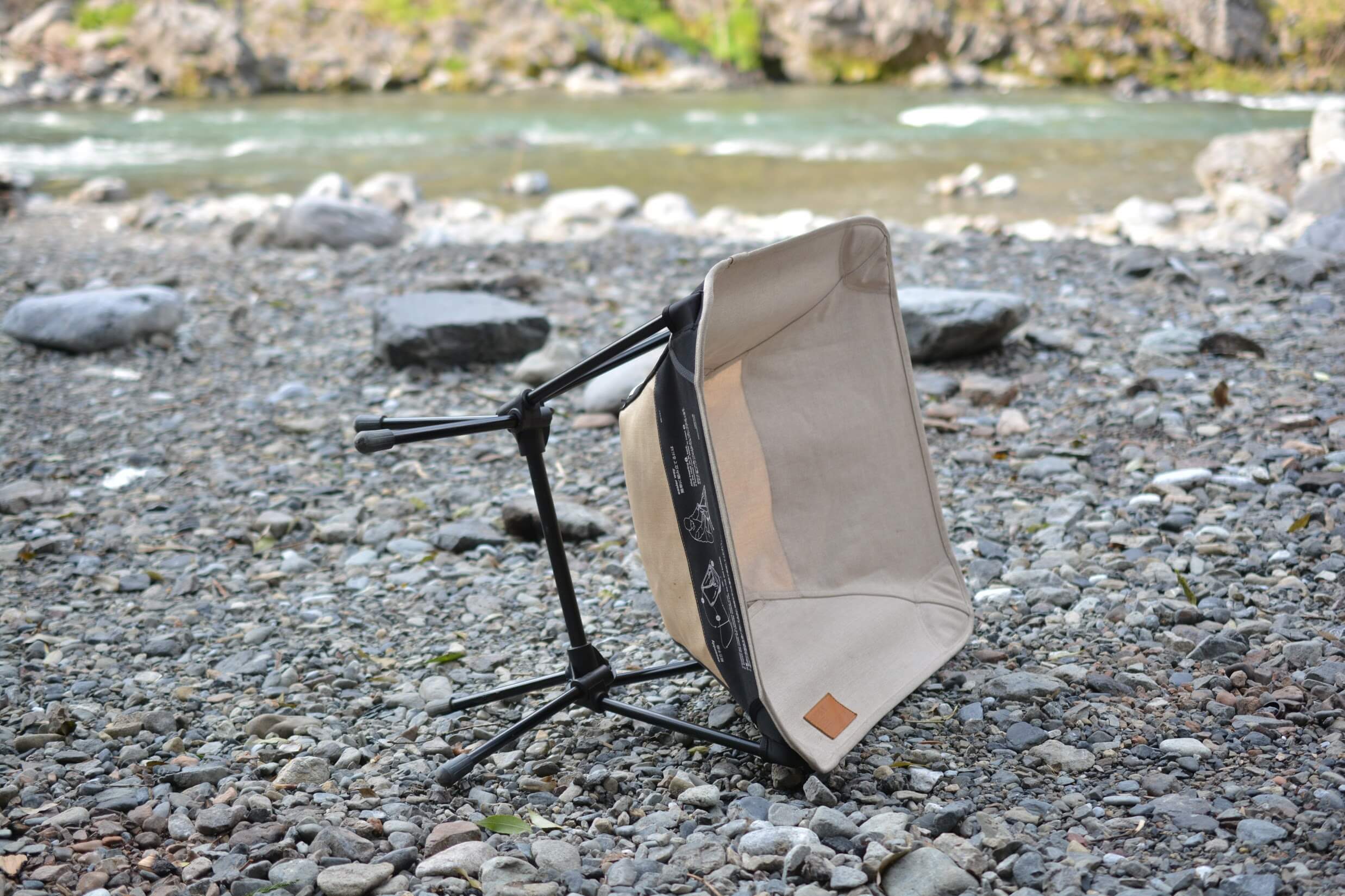 Helinox[ヘリノックス]Chair Home コンフォートチェア 風に飛ばされやすい