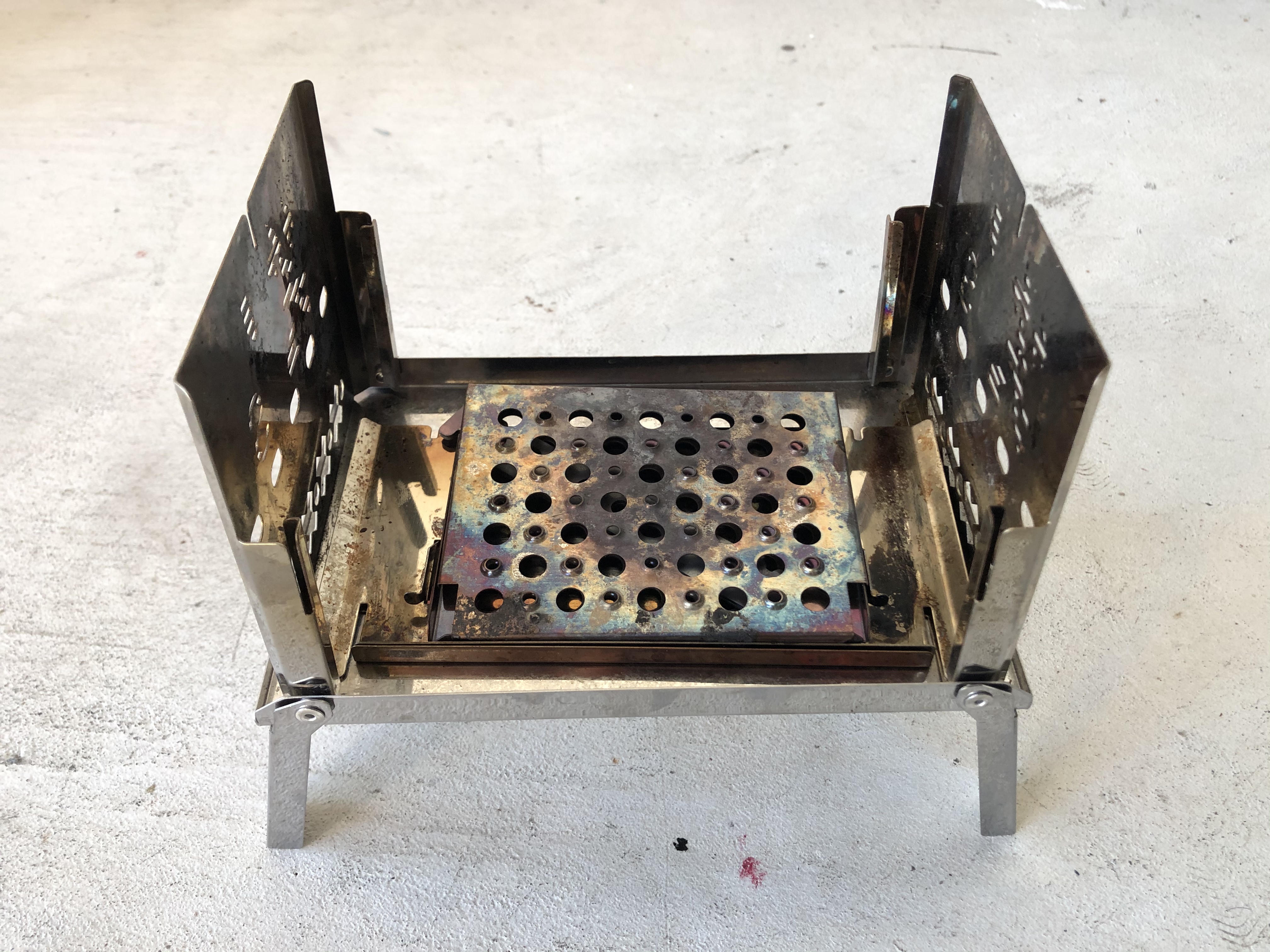 笑's コンパクト焚き火グリル B-6君 組み立て手順2