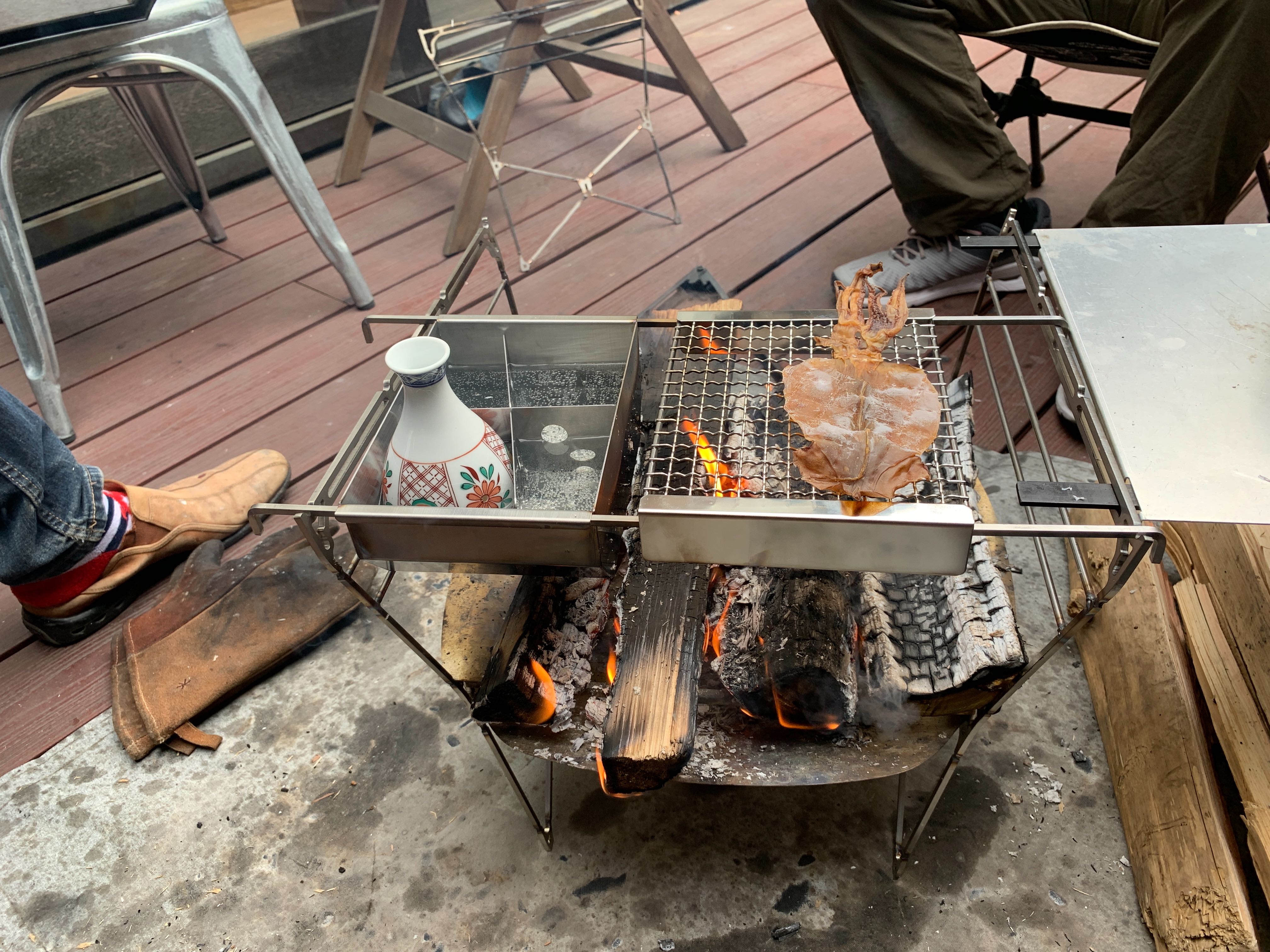 ユニフレーム(UNIFLAME) ユニセラ熱燗あぶり台 + 焚き火台RAPCA + スルメ