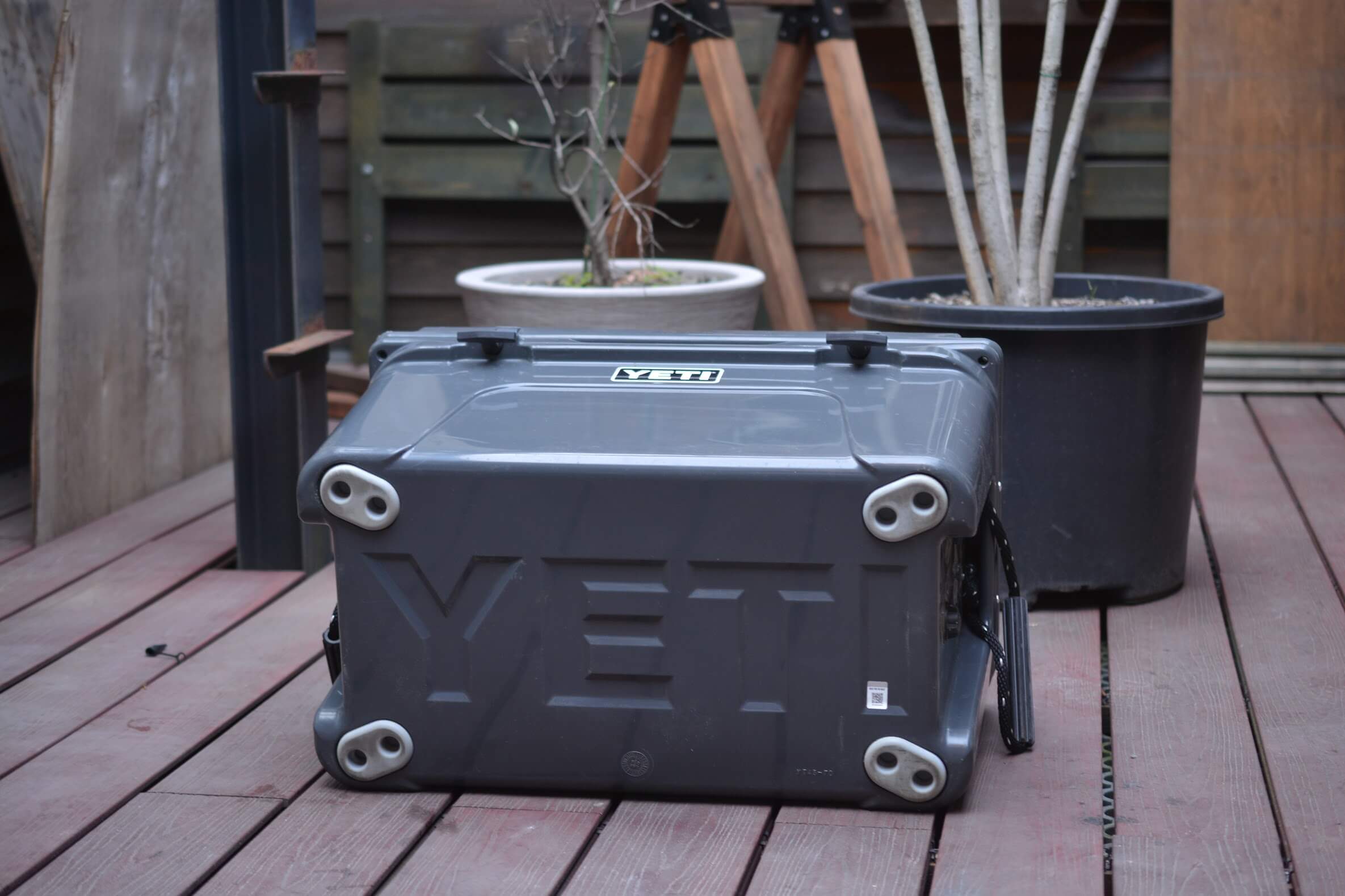 イエティ タンドラ45qt (チャコール)　底面