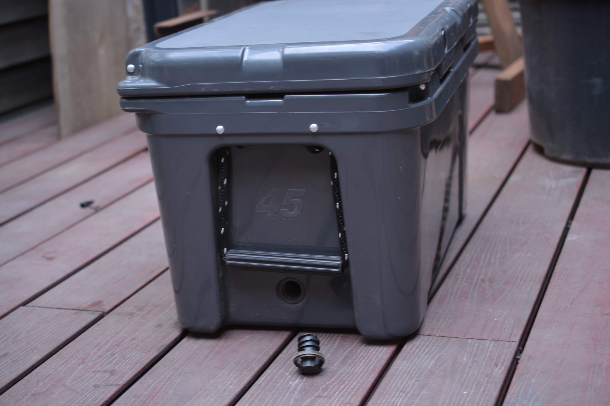 イエティ タンドラ45qt (チャコール)　ドレインプラグ＆ワッシャー