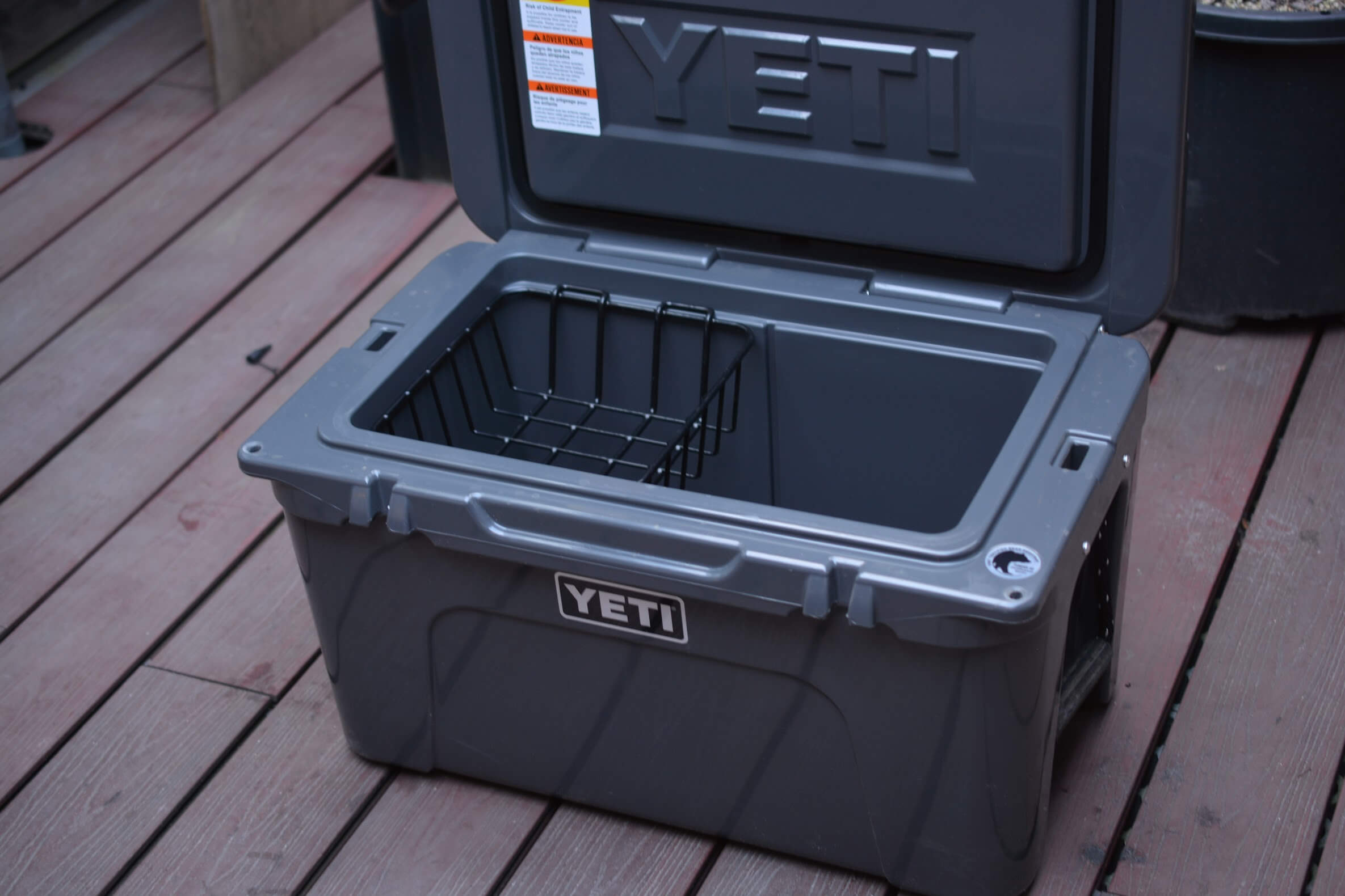 イエティ タンドラ45qt (チャコール)　仕切りカゴ