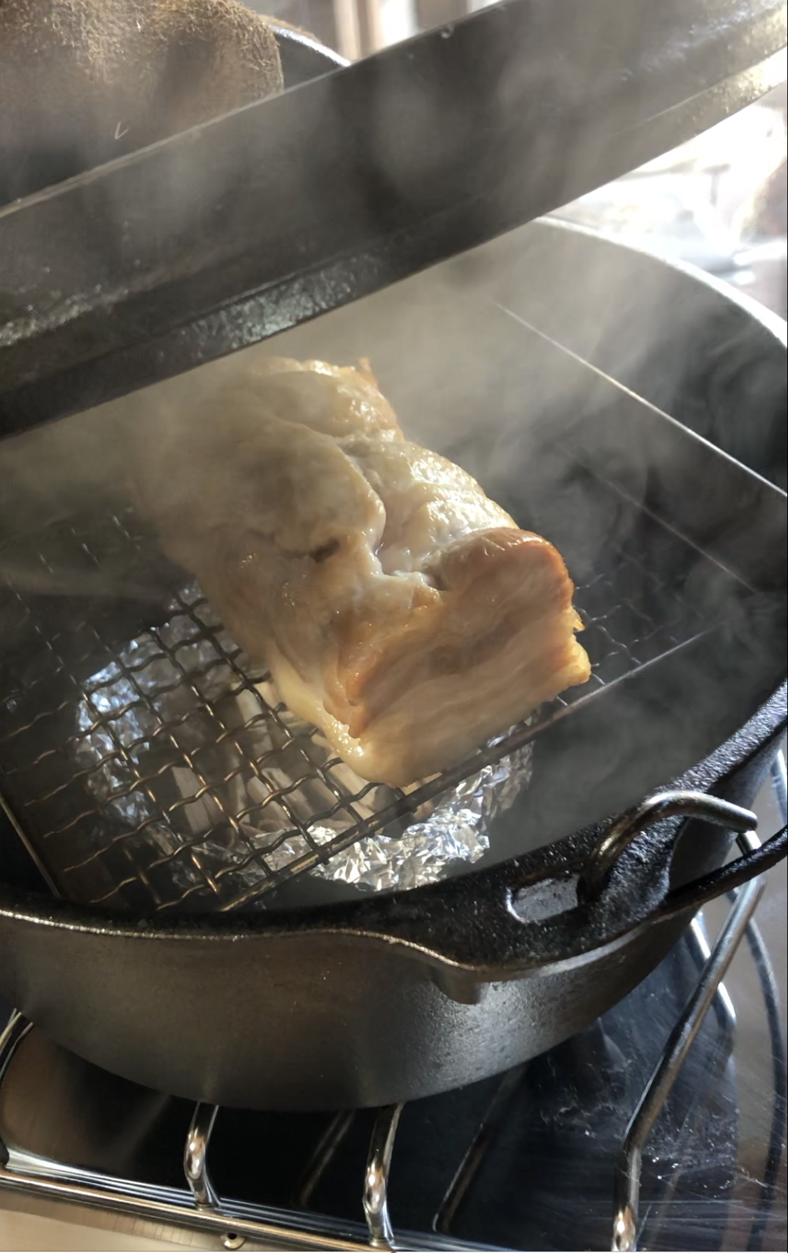 ユニフレーム ツインバーナーUS-1900 ダッチオーブンでローストポーク