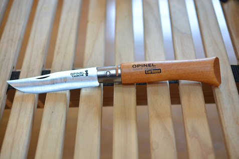 オピネルナイフ No.10 黒錆加工 ピンを外す