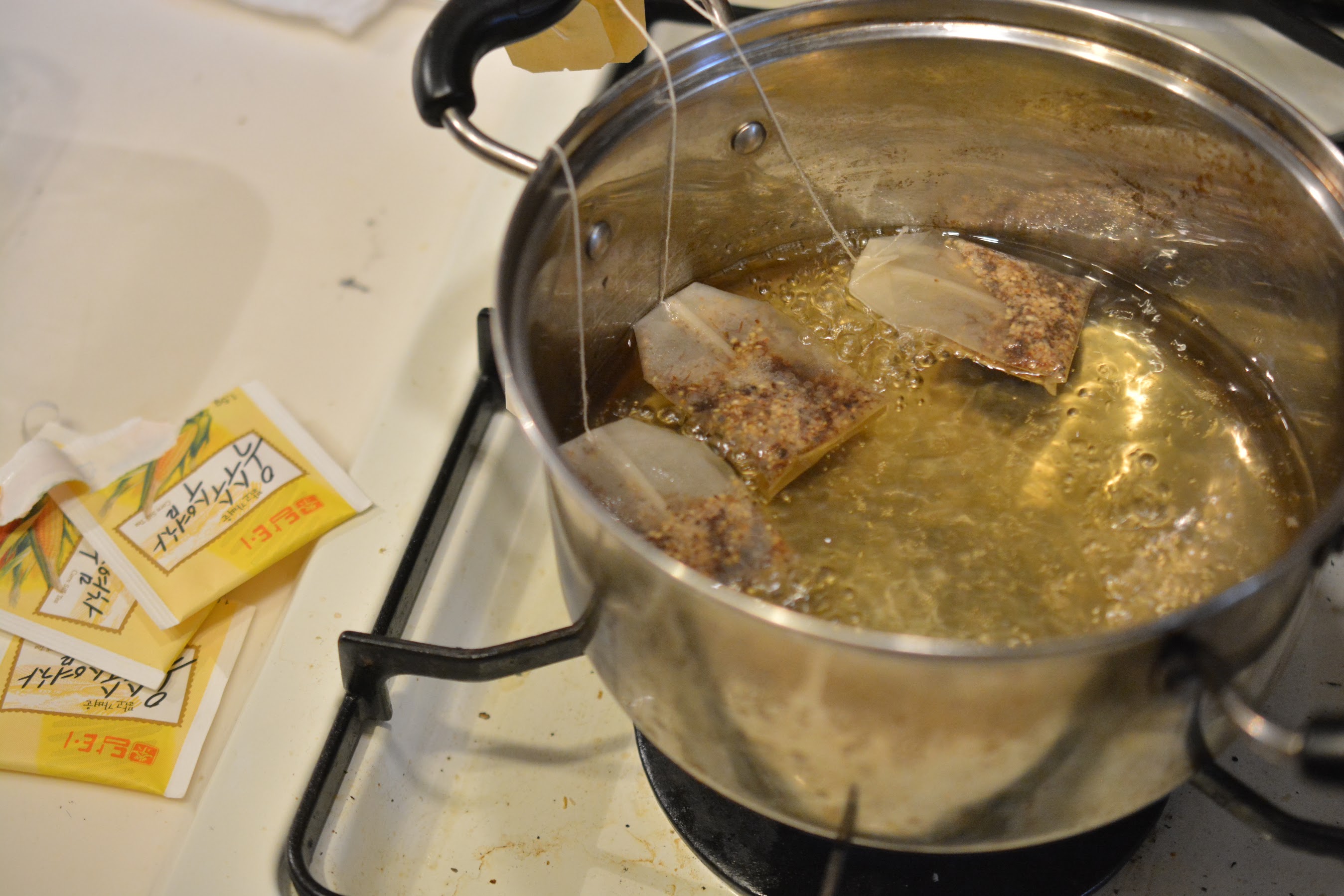 オピネルナイフ No.10 黒錆加工　紅茶を濃いめに煮出す