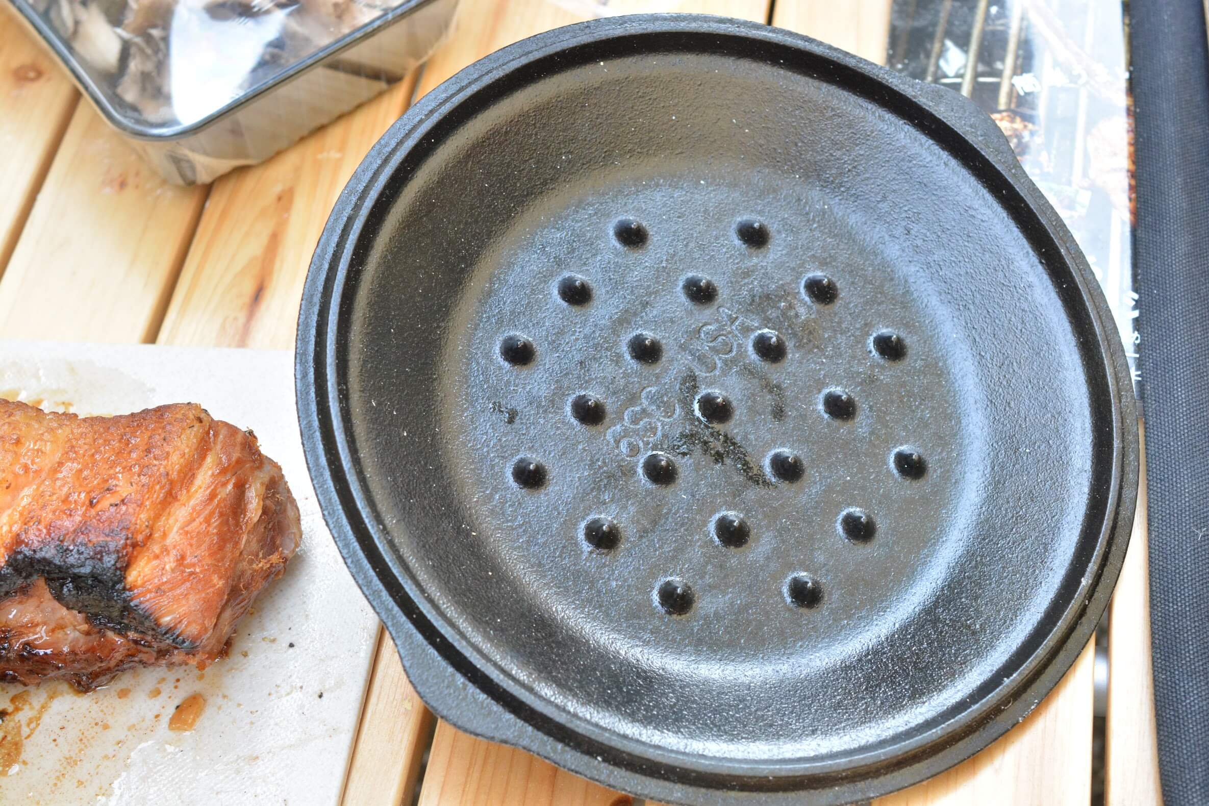 ロッジ　サービングポット フタの裏