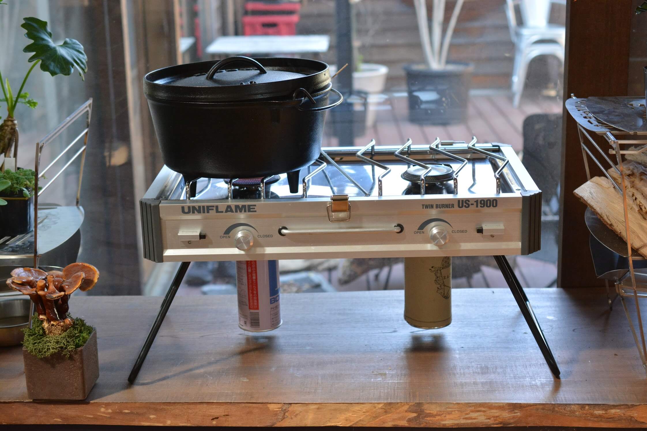 最終値下　UNIFLAME US-1900 ツーバーナーコンロ キャンプ】ツーバーナーを買うなら高火力のユニフレームUS-1900