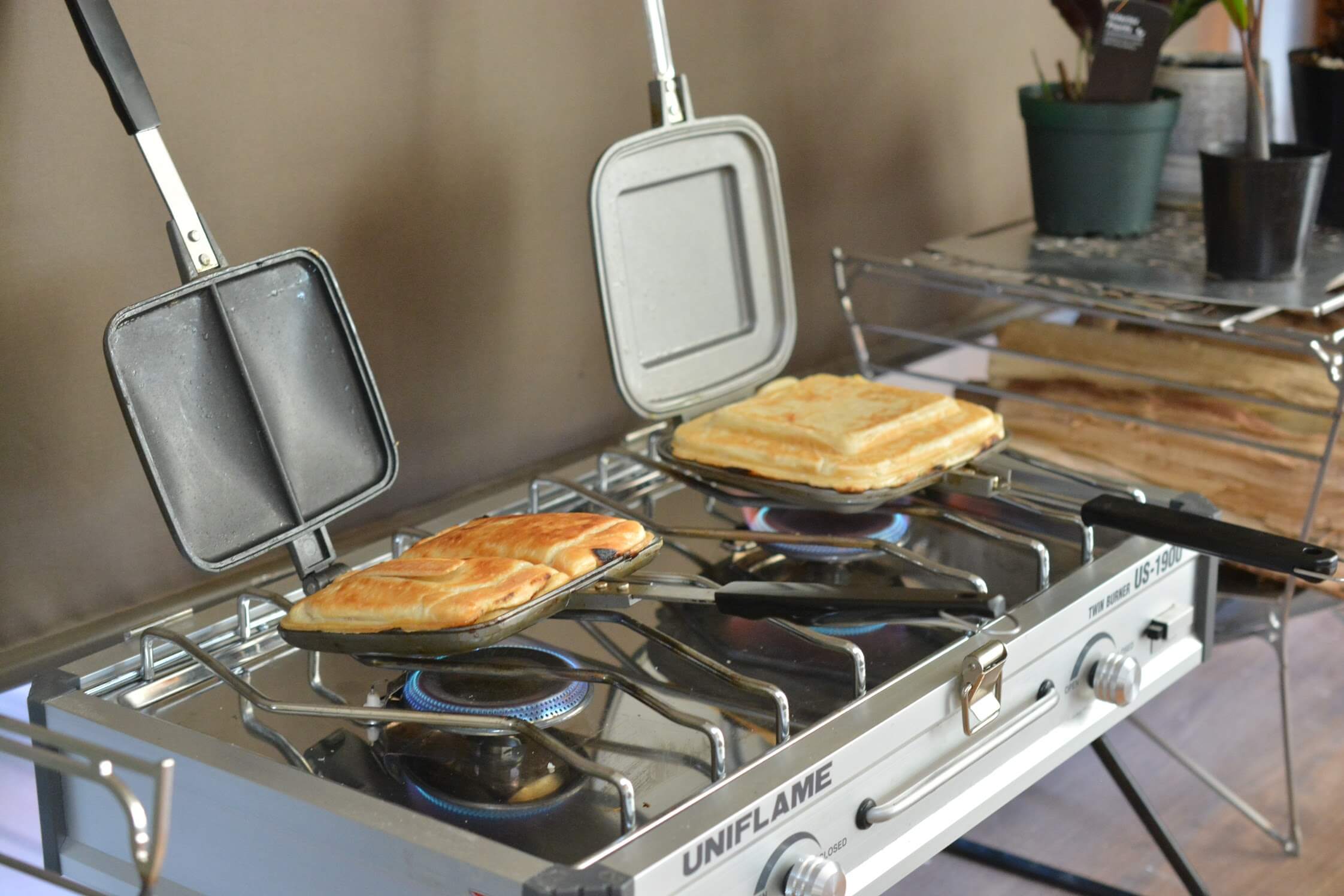 バウルー　ホットサンドメーカー (ダブル)　重心位置