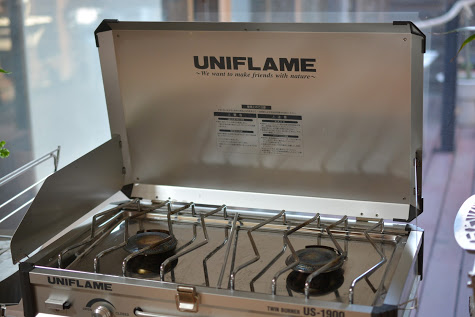 ユニフレーム ツインバーナーUS-1900 レビュー。スタイリッシュ