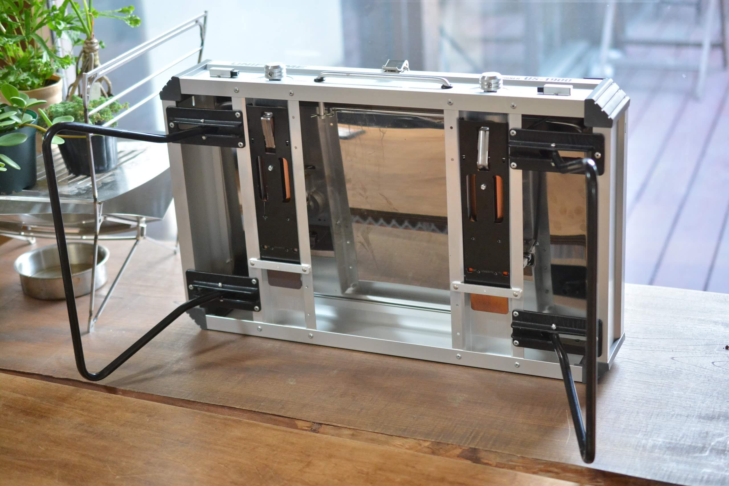 ユニフレーム ツインバーナーUS-1900 脚 開き方