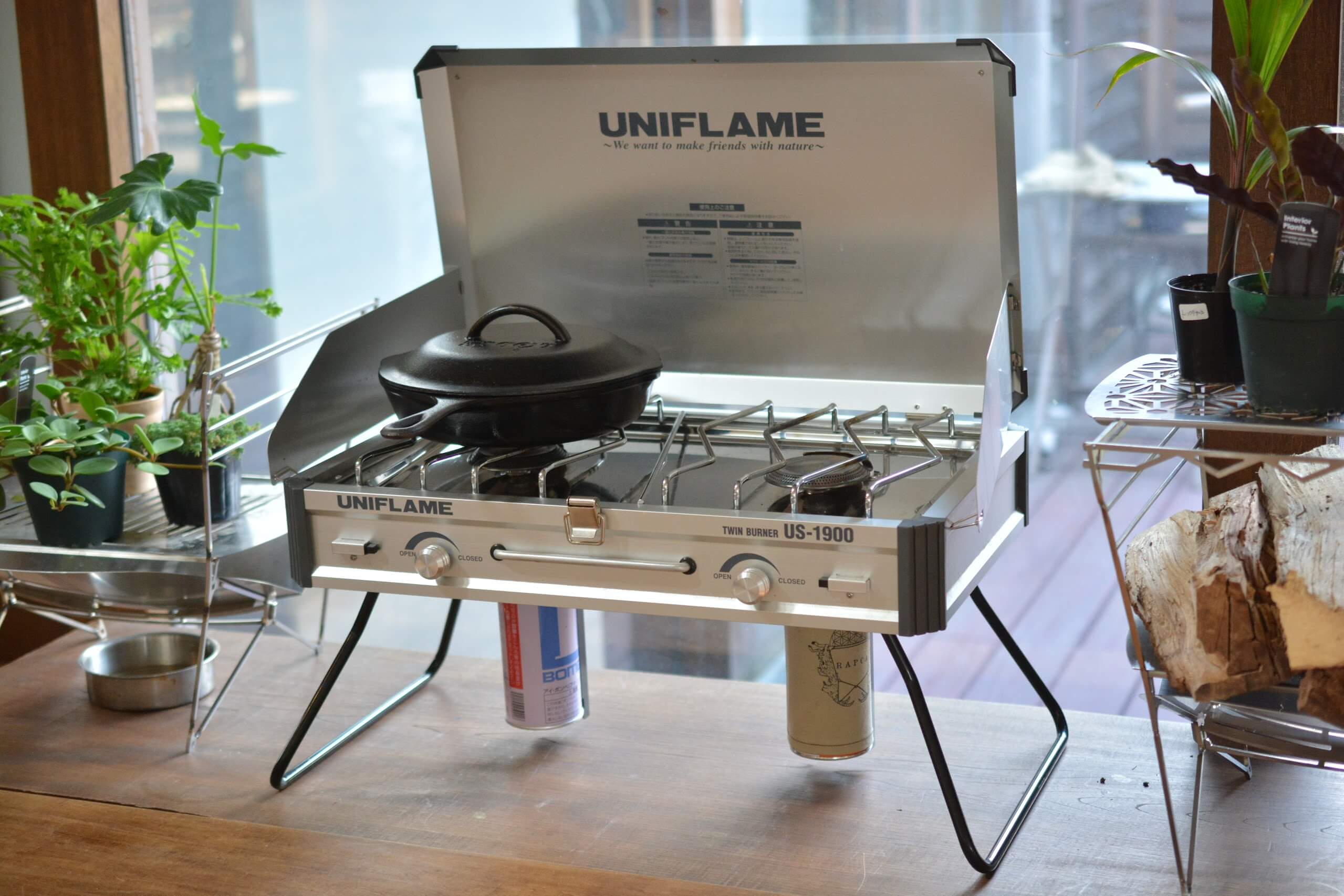 ユニフレーム ツインバーナーUS-1900 レビュー。スタイリッシュ