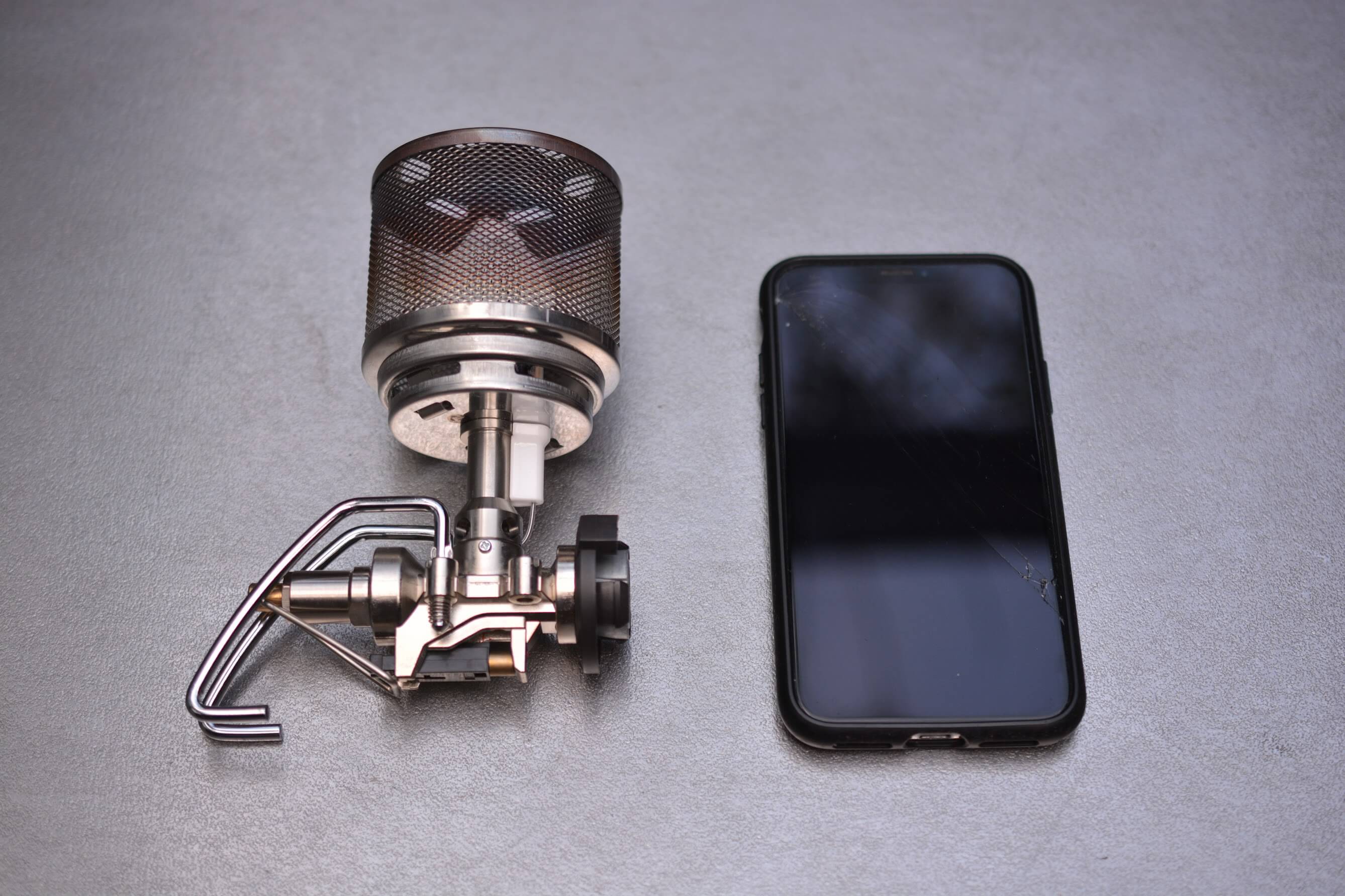 SOTO[ソト] レギュレーターランタン [ST-260] iphoneXとの比較