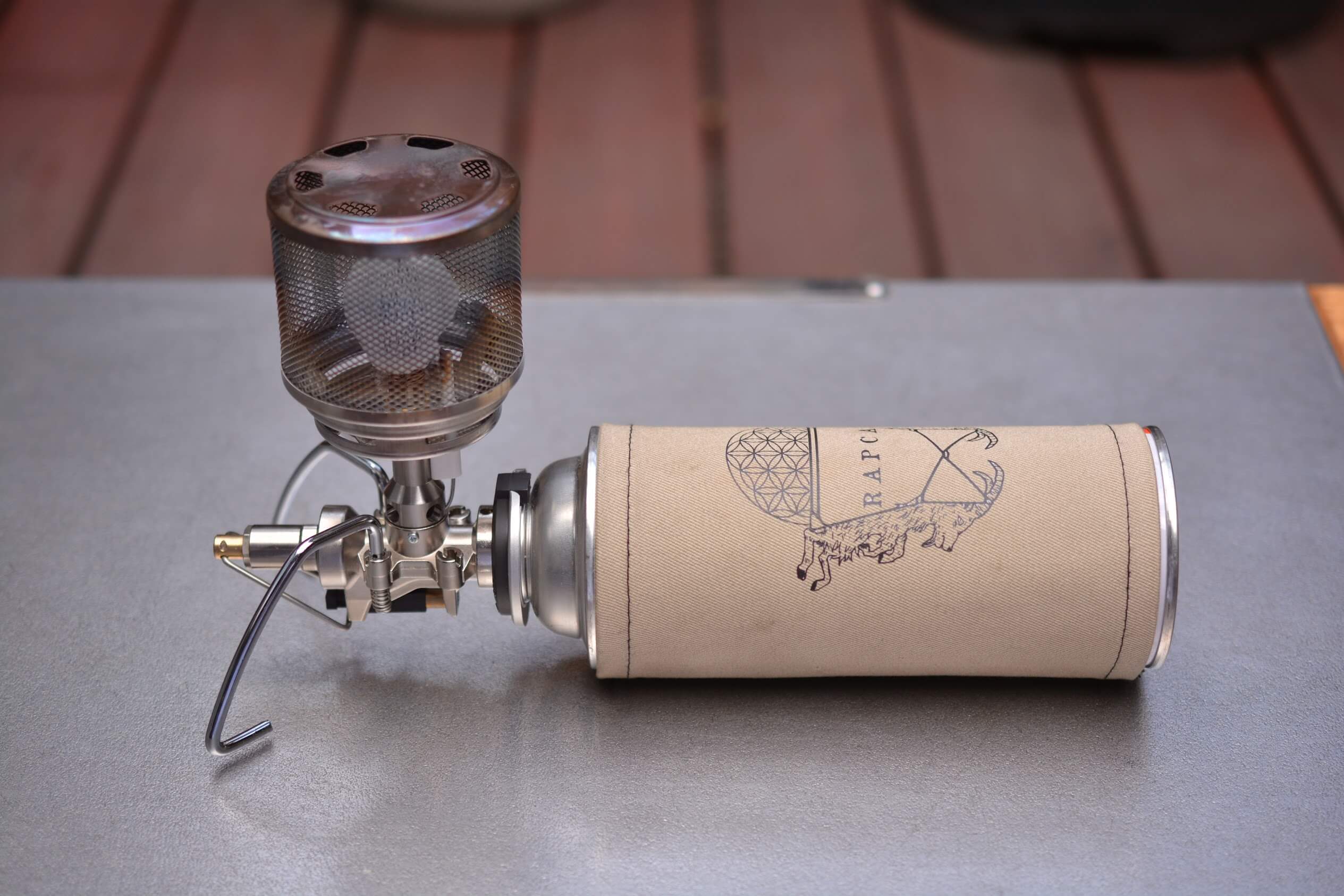 SOTO[ソト] レギュレーターランタン [ST-260] ガス缶　取り付け