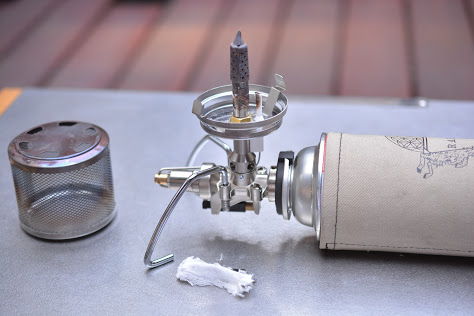 SOTO[ソト] レギュレーターランタン [ST-260] 古いマントルを除去する