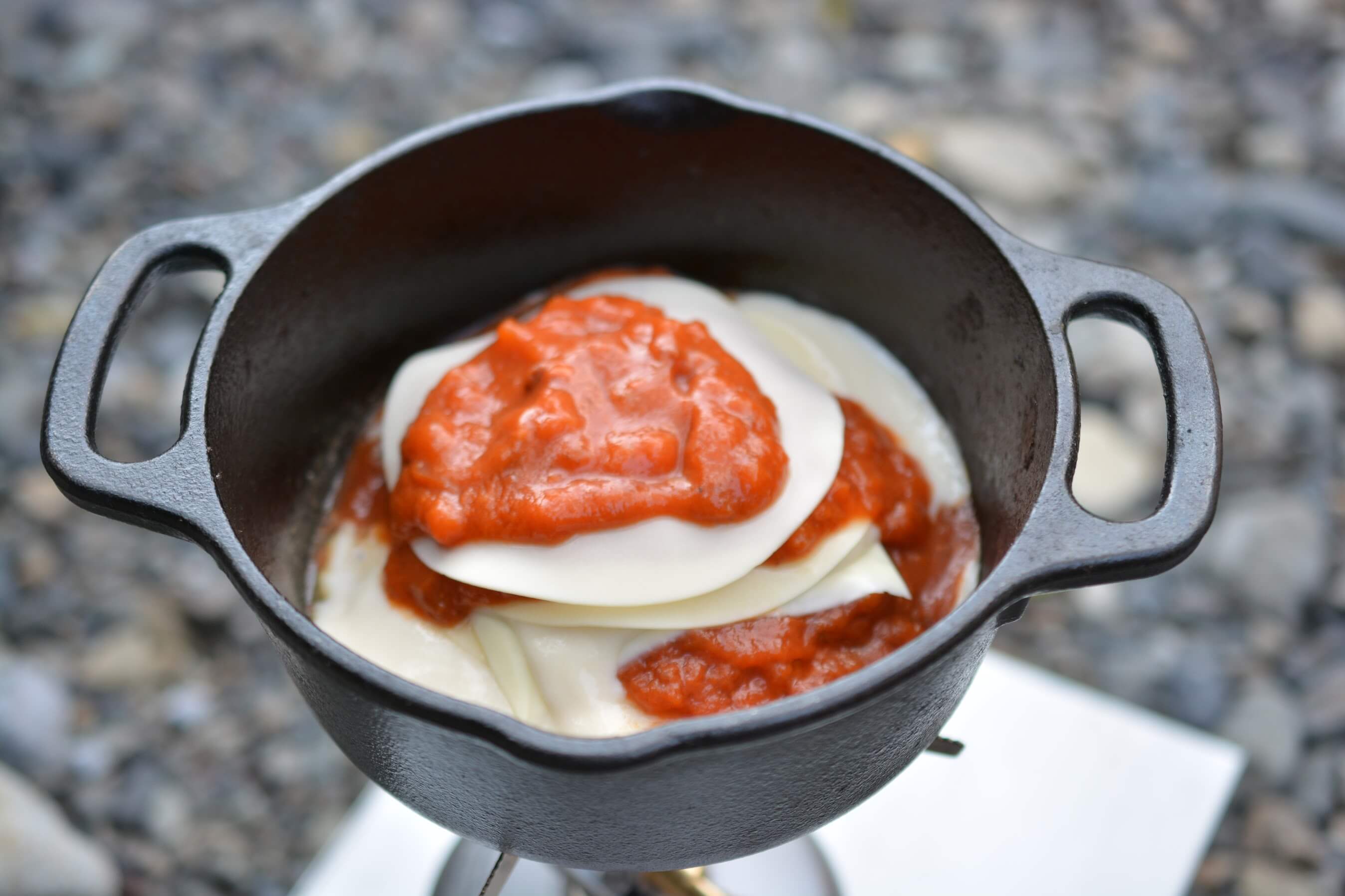 ロッジのサービングポットでチーズラザニア 手順