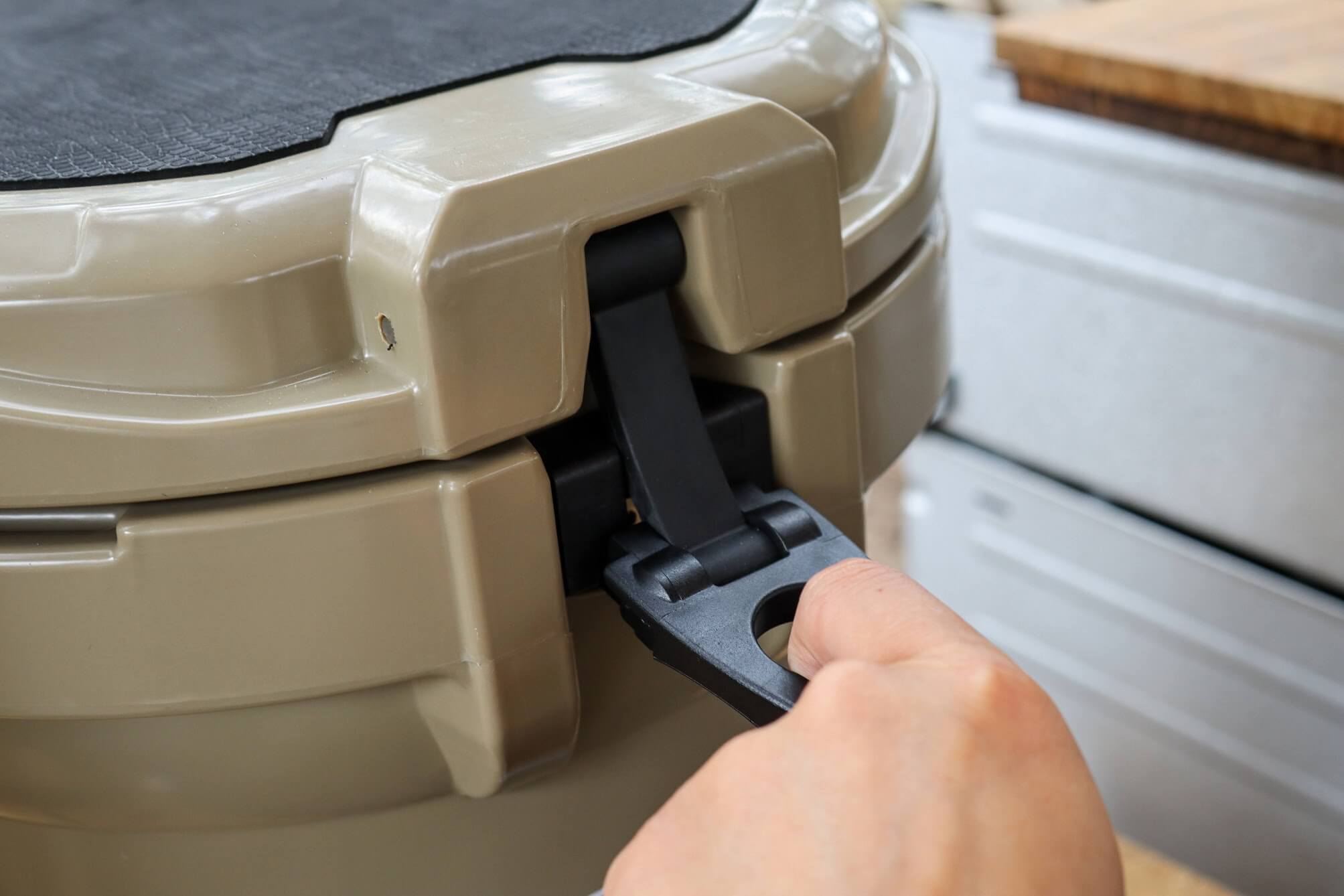 ディーライト アイスバケツ ラッチ