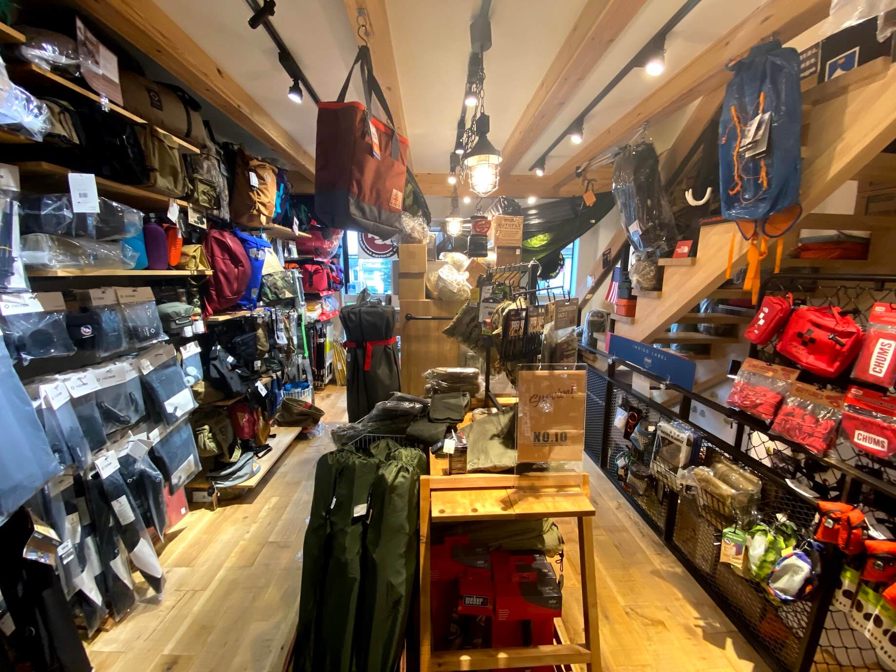 吉祥寺 カスケードロックス 店内