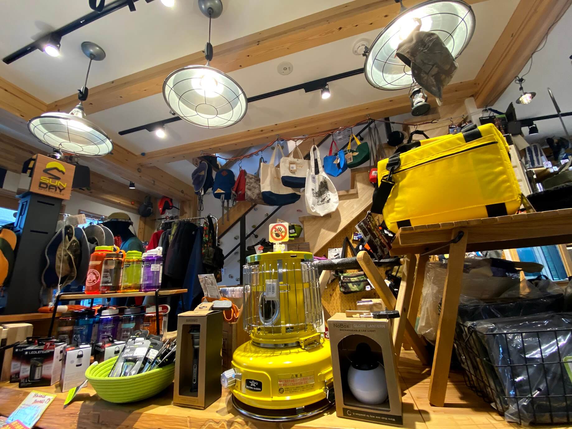 吉祥寺 カスケードロックス 店内