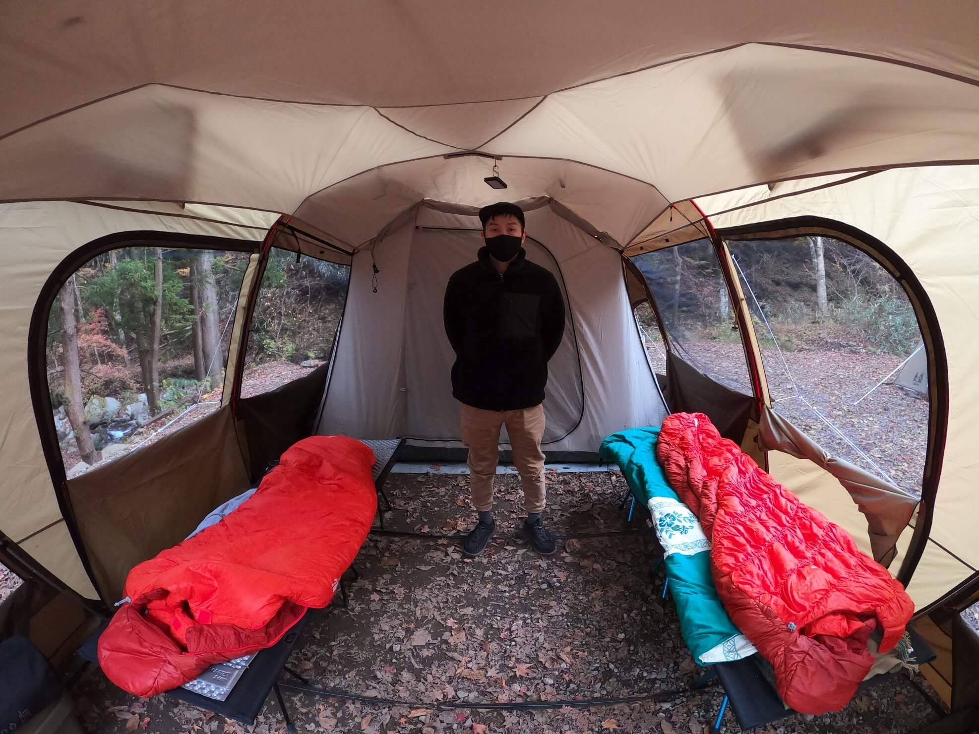 左)アルパインバロウバッグ　右)バロウバッグ