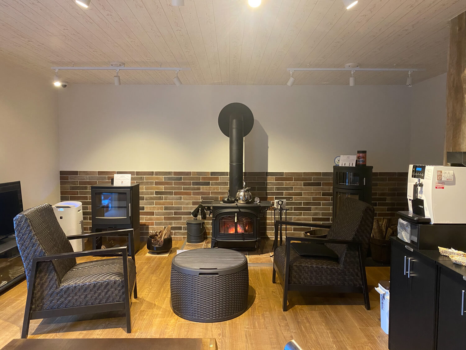 東京薪ストーブ株式会社