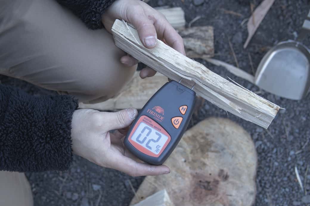 薪　含水率　低い