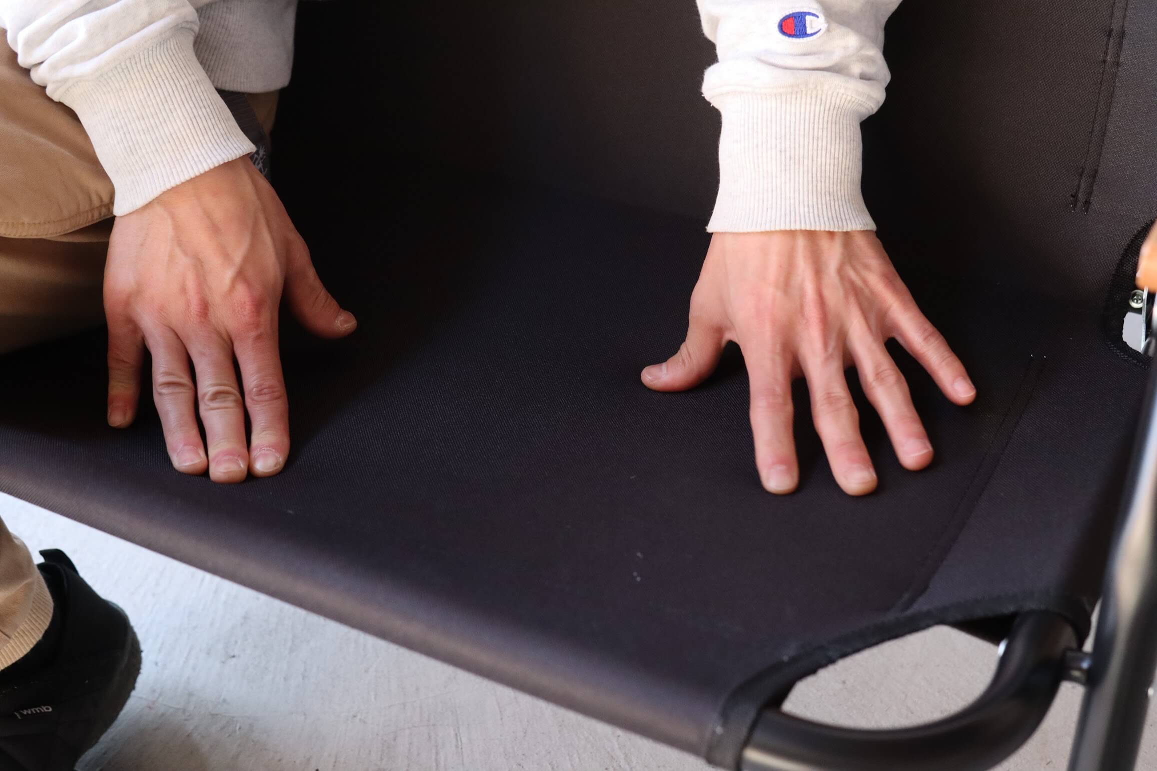 CAPTAIN STAG CSブラックラベル アルミ背付ベンチ 座面素材