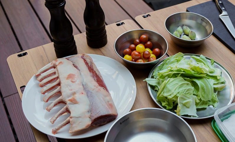 ラム肉の炭火焼 ふきのとうとプチプヨ（とまとの品種）のソース　材料