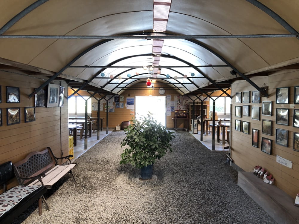 雲見夕陽と潮騒の岬オートキャンプ場 受付棟の中