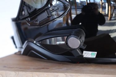 デイトナ DT-E1レビュー。仲間内で揃えやすいロープライス、コスパ最高インカム。[高音質、通話品質も良い]