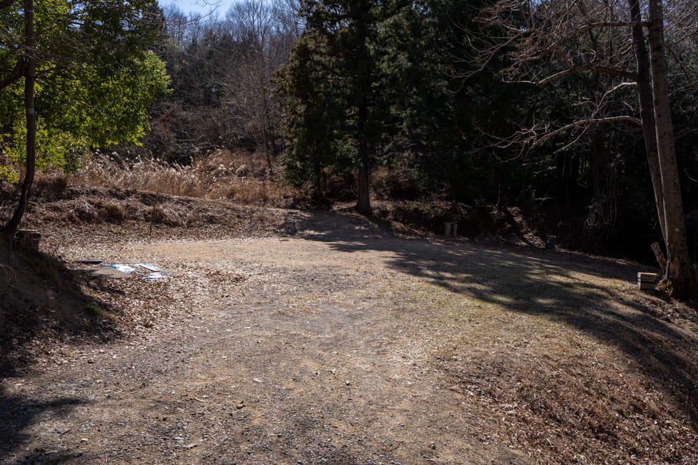 晴家村（はれるやむら）キャンプ場　ミツバチパーキング