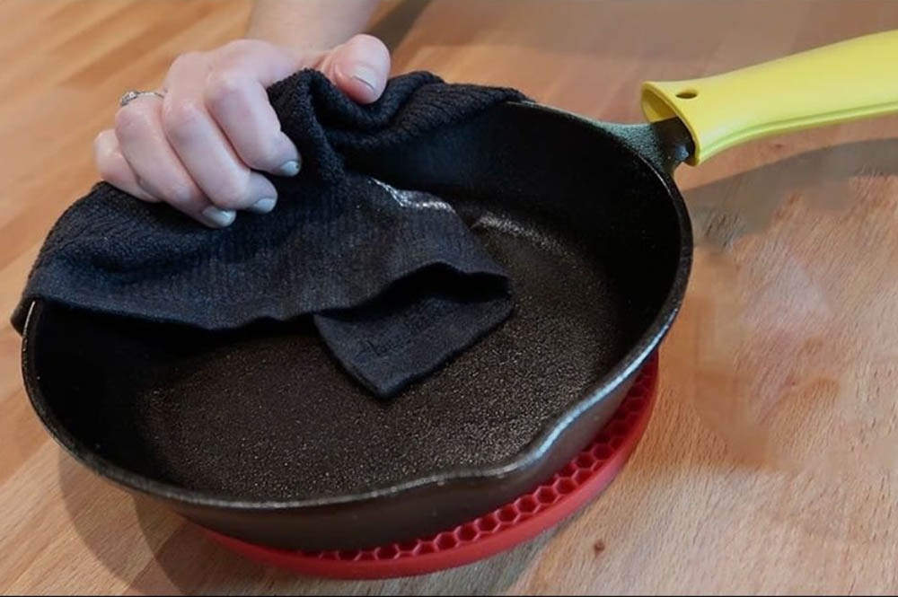 鋳鉄製フライパン シーズニング