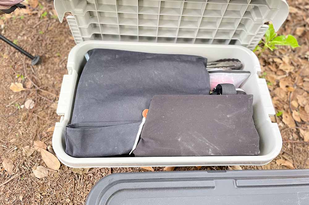 LOWタイプトランクカーゴ　中身