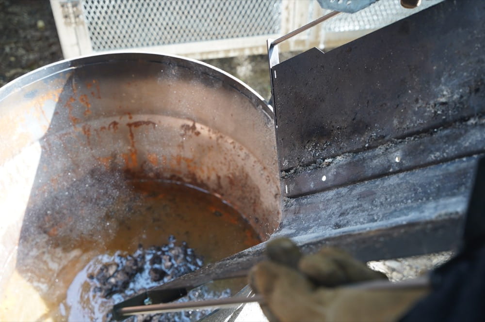 camp 24. 白州フィールド　灰の処理