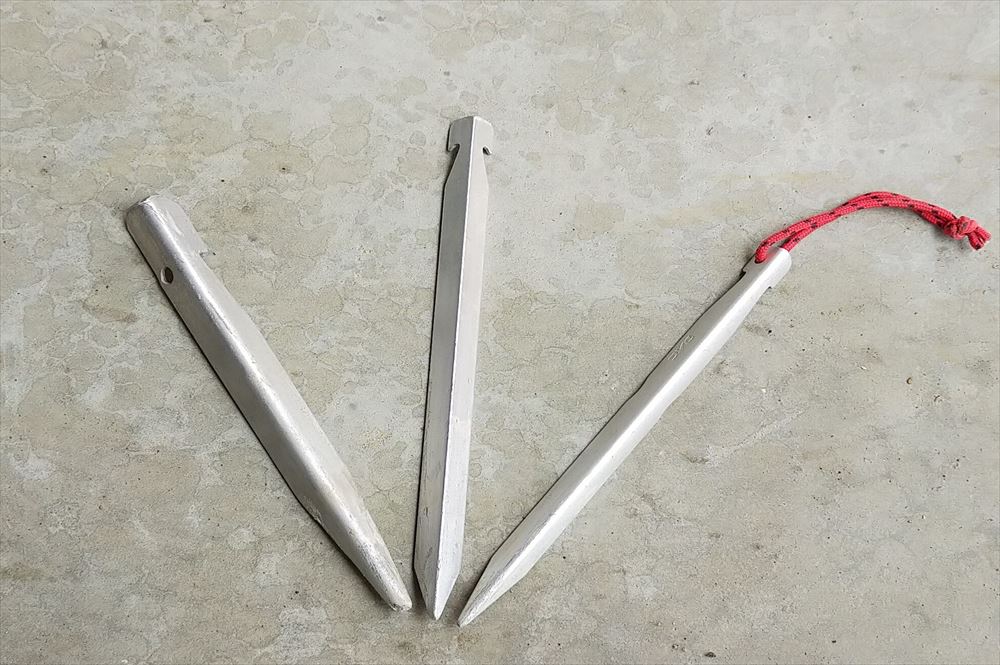 バックパッキングや登山　20cm未満のアルミやチタン製のペグ