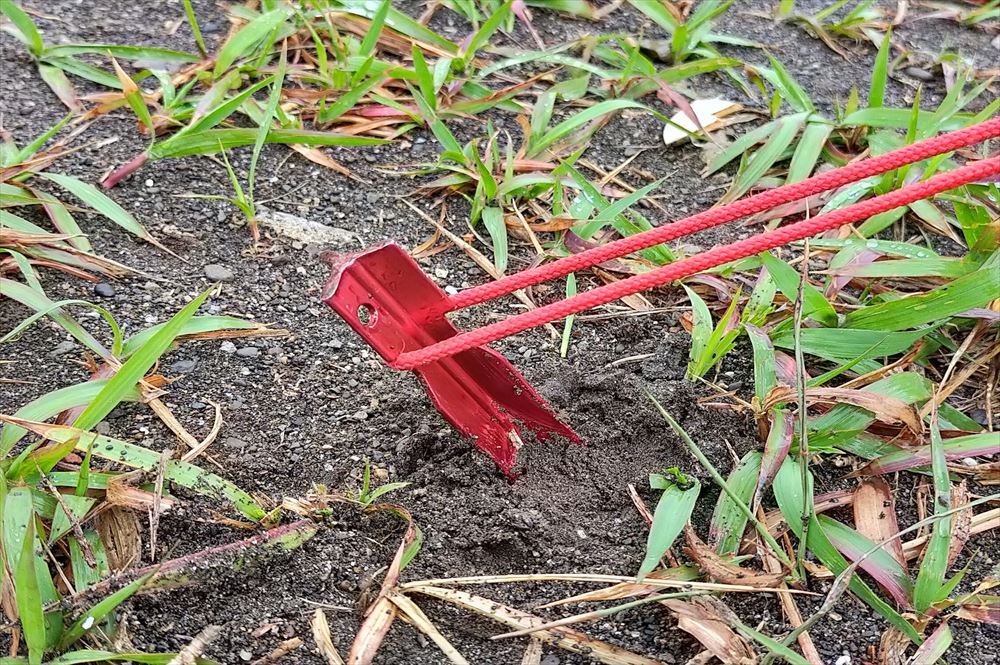ペグ 打ち込み角度と向き