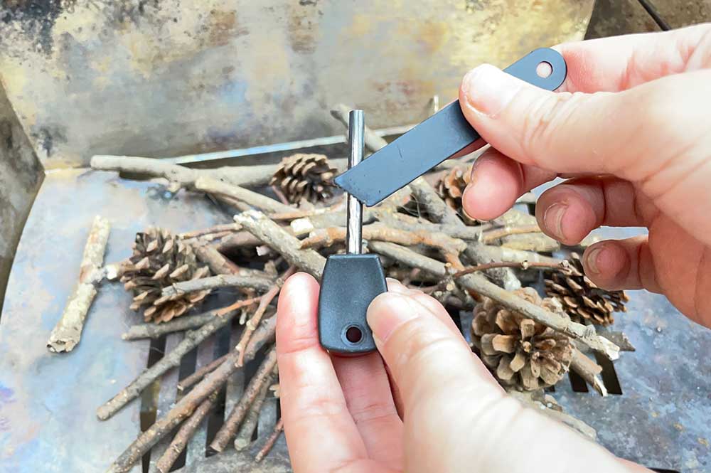 セリア　ファイヤースターター　火起こし