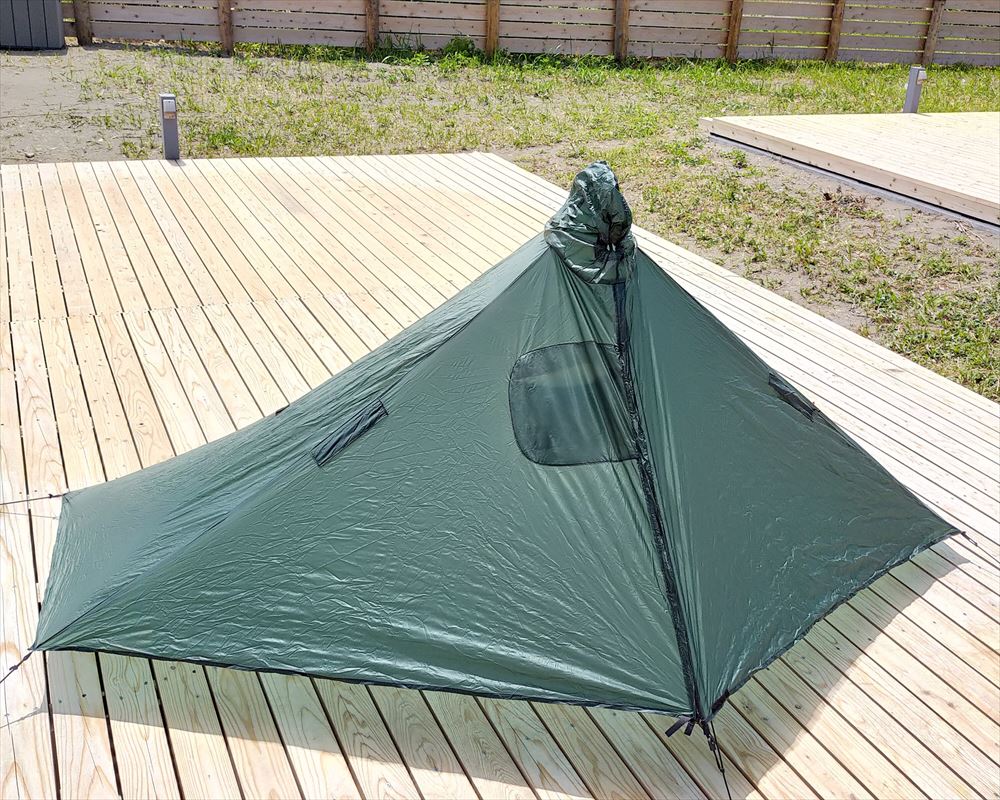 SixMoonDesignのゲイトウッドケープ