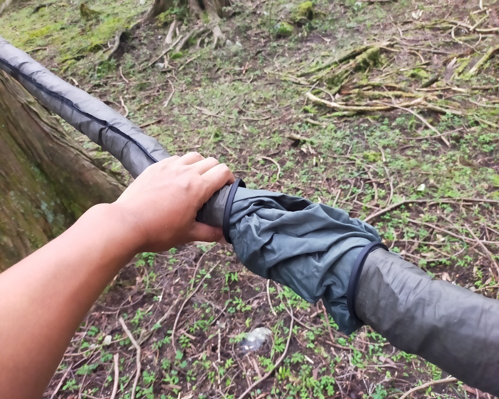 ヘネシーハンモック　スネークスキン付き ソロキャンにはハンモックが快適！ヘネシーハンモックのエキス