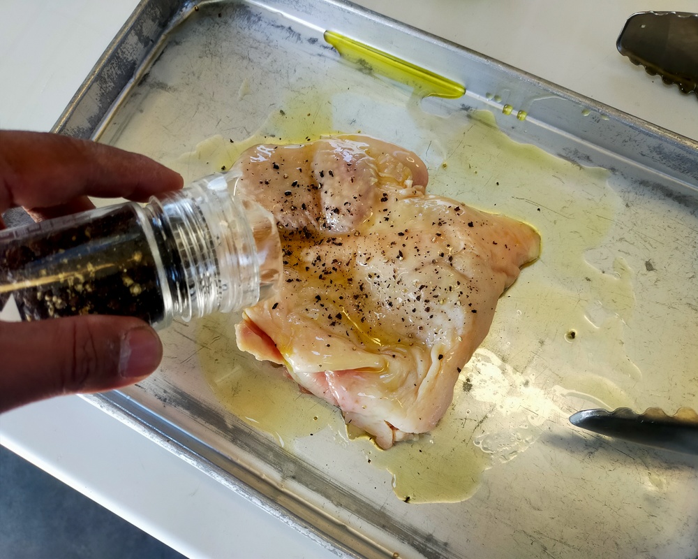 Q1250グリル　鶏モモ肉