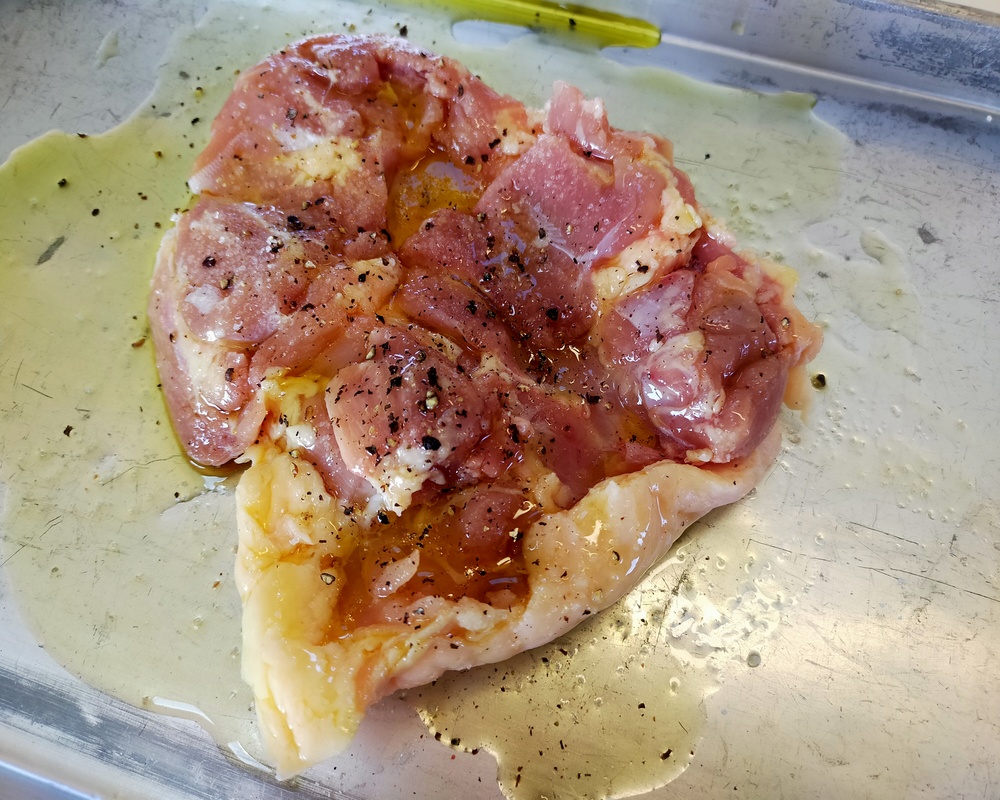 Q1250グリル　鶏モモ肉　下味