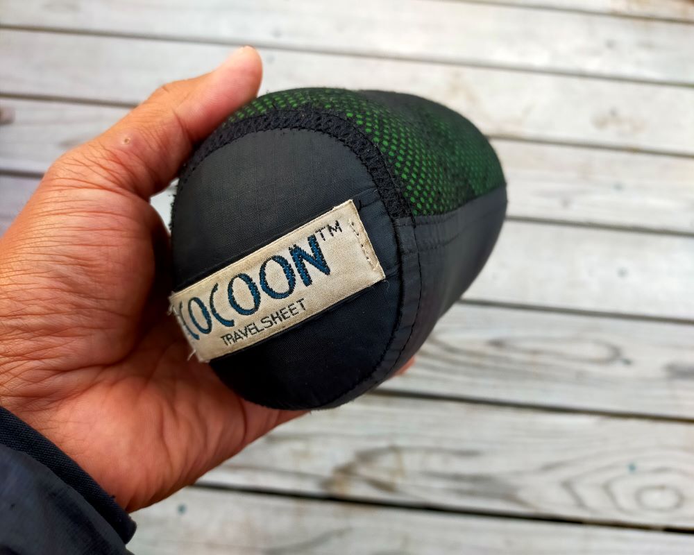 cocoon(コクーン)の100%シルク製のインナーシーツ